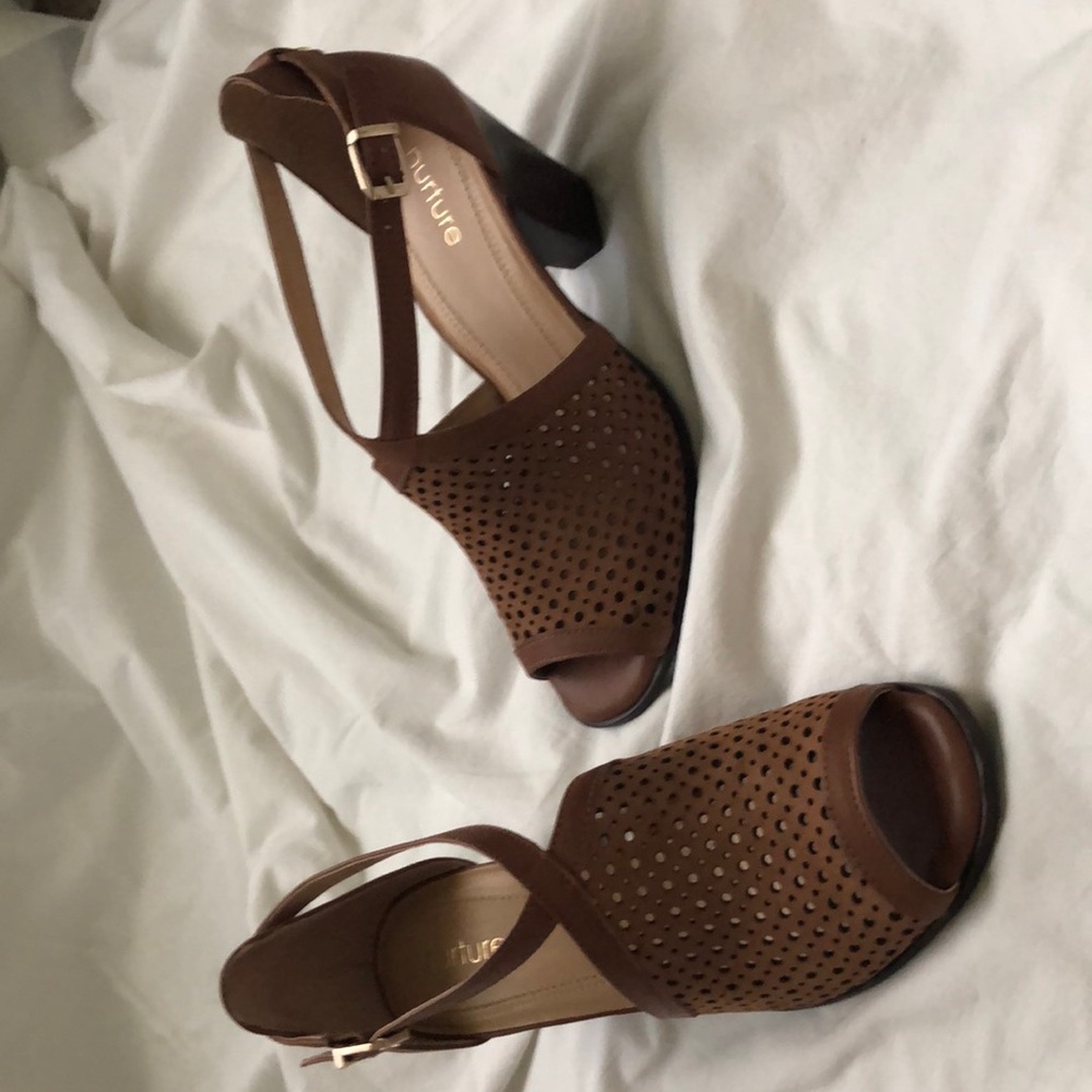 Gorgeous camel suede and leather 3” chunky heels. Nurture brand new, never worn.
